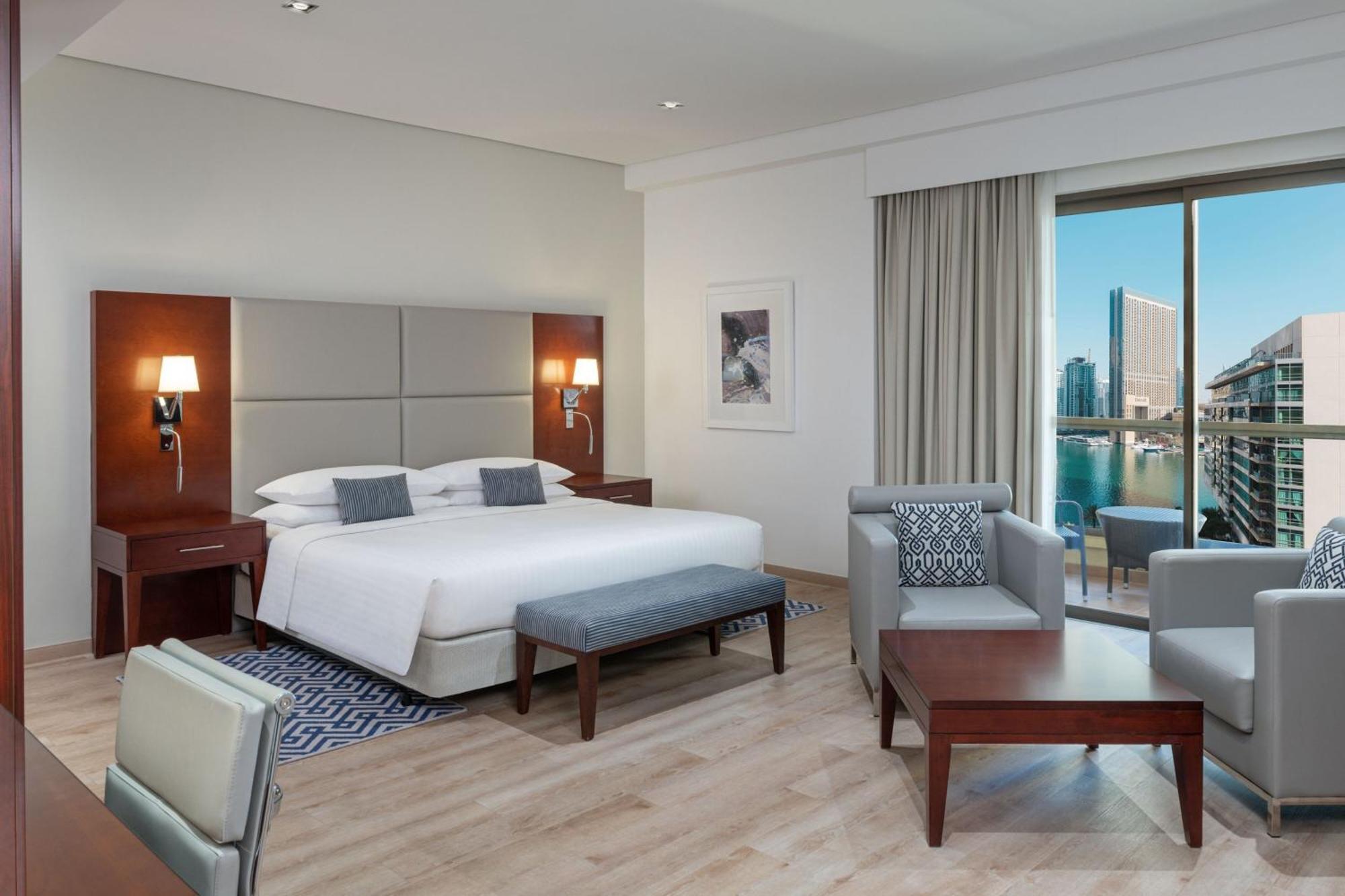 Delta By Marriott Jumeirah Beach, Готель