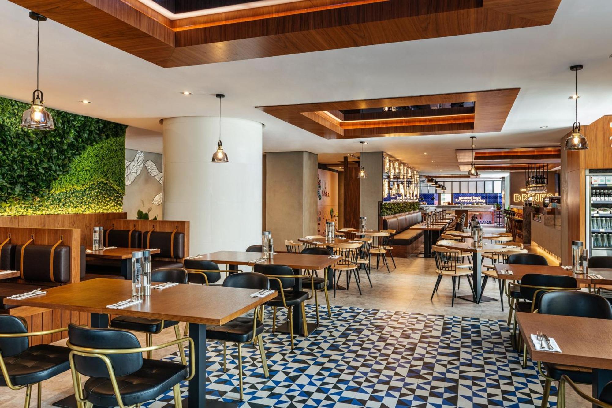 Delta By Marriott Jumeirah Beach, Готель 4*